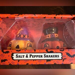 Halloween Pumpkin Salt & Pepper Shakers
